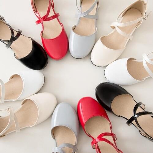 2017 Korean sweet princess shallow mouth flat shoes big girl single shoes junior high school students white black red shoes