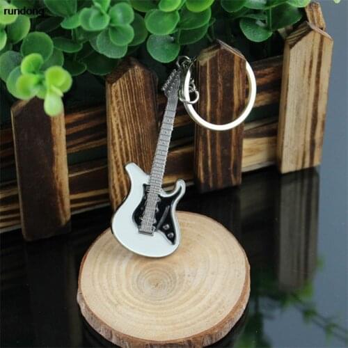 2017 new Guitar Keychain Buckle Key Chain Ring Car Accessories factory price wholesale AUG15