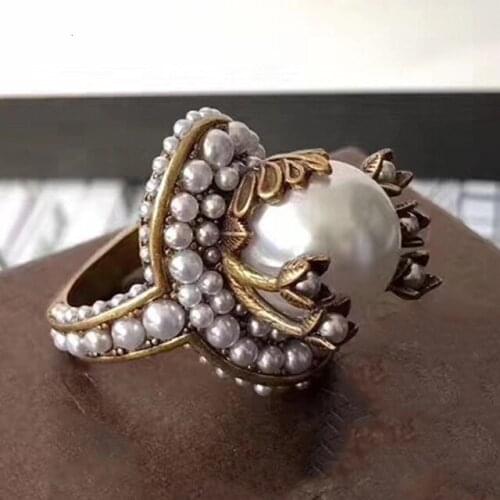 Hot Brand Fashion Pearl Jewelry For Women Vintage Rings Big Pearl Flower Vintage Party Rings Yellow Brass Jewelry Colorful Stone