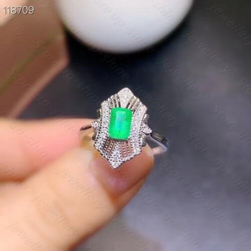 Natural emerald ring 925 silver ladies ring luxurious atmosphere dignified and elegant