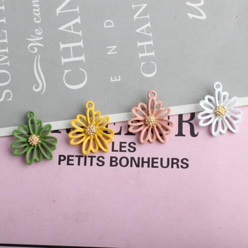 New Alloy Daisy Flower Charms 10pcs 20*23mm Rubber Enamel Zinc Alloy Hollow Out Floral Fashion Earring Pendant Ornaments