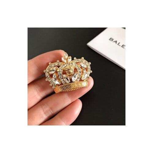 European and American medieval avatar full diamond brooch