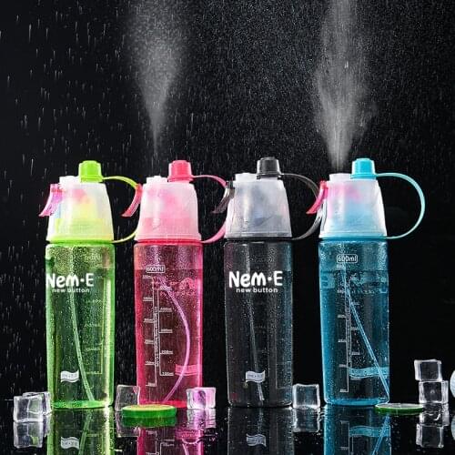 600ml Outdoor Creative Sports Water Bottle With Spray Travel Hiking Cycling Sports Plastic Bottle With Straw Drinkware
