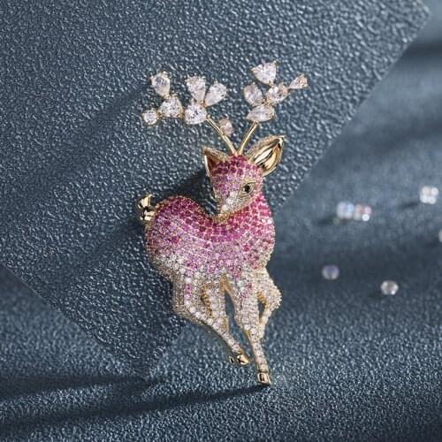 Lovely Sika Deer Brooches Pins Luxury Red Blue AAA Cubic Zircon Brooch for Men Women Coat Suit Animal Winter Jewelry Broche Pin