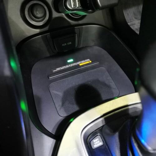 10w car QI wireless charging phone charger for Hyundai Grand Santa Fe IX45 2015 2016 2017 2018 charging plate accessories