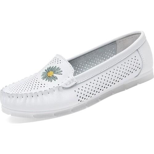 Round Toe Shallow Mouth Low-Top Shoes, Small Daisy Decorated Hollow Breathable Casual Shoes Women Waterproof Platform Women Shoe