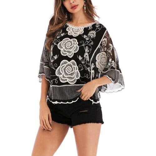 Summer New Womens Wear Embroidery Hollow Three Quarter Sleeve Lace Blouse Loose Round-collar Streetwear Loose Top