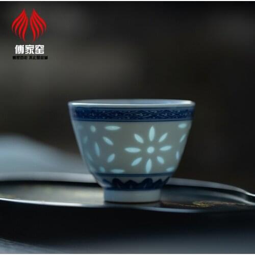 Master kung fu tea cups all hand fu kiln jingdezhen blue and white and exquisite hand-painted ceramics charm of tea