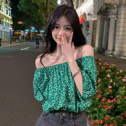 Womens Tops Retro Floral Shirt Female Design Sense Niche Slimming Shirt Summer New Style Temperament One-shoulder Clothes