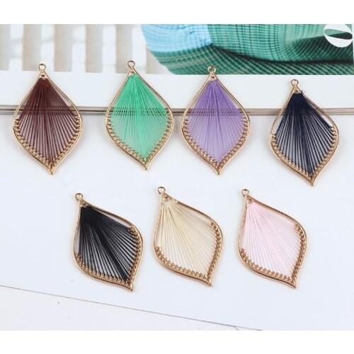 2pcs Fashion Unique Retro Ethnic Wind Color Line Leaf Shape Dangle Earrings Pendant Leaf Big Earrings For Women Jewelry Material