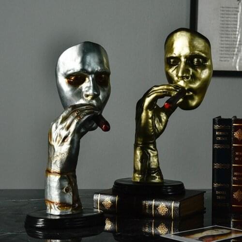 HomeDecoration Creative Artist Home Crafts Retro Abstract SmokingMan Decoration Living Room Wine Cabinet Desktop Home Furnishing