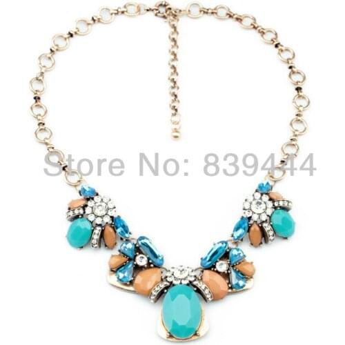 Antique Gold Fashion Jewelry Clover Model Crystal Necklace