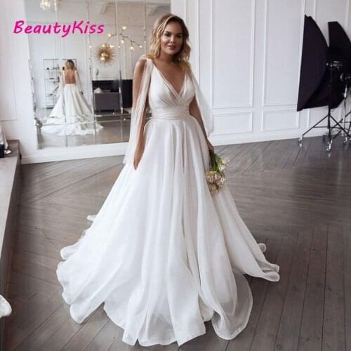Sexy Backless Beach Wedding Dresses 2021 V-Neck Pleats A-Line Plus Size Wedding Gowns Princess Bride Dress Vestido De Noiva