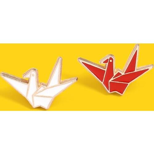Thousand Paper Crane Brooch Female Cute Anime Badge Cartoon brooch pin novelty gift badge enamel collar pin collar accessories