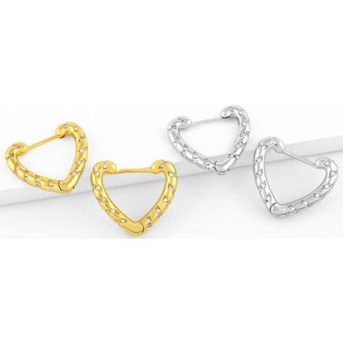 FLOLA Small Heart Hoop Earrings For Women Crystal Huggies Earrings Cubic Zirconia Gold Plated Minimalist Jewelry Gifts ersv80