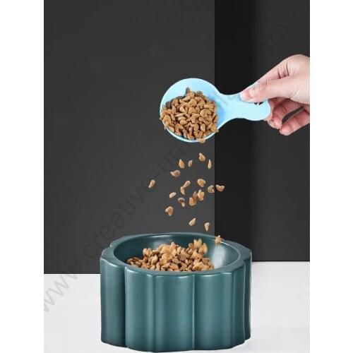Slant hygiene high temperature resistant anti scratch smoothly ceramic dolomite kaolin clay cat bowl for pet drinking and eating