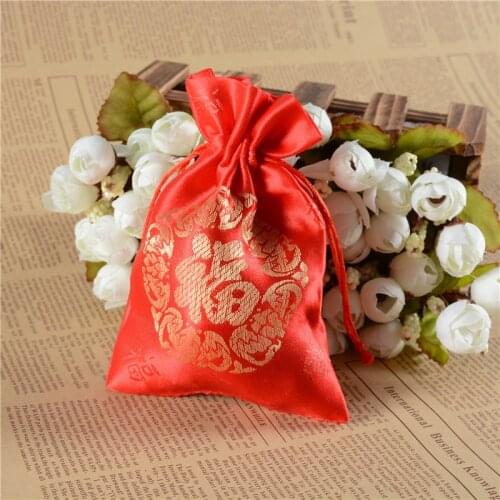 20pcs/lot 10*14, 13*18, 17*23cm Red Chinese Fu Word Cloth Lucky Drawstring Silk Brocade Bags Pouches Wedding Party Favor Bags
