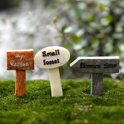 1Pc Cute Fingerpost Mini Garden Landscape Miniature Ornaments DIY Scenery