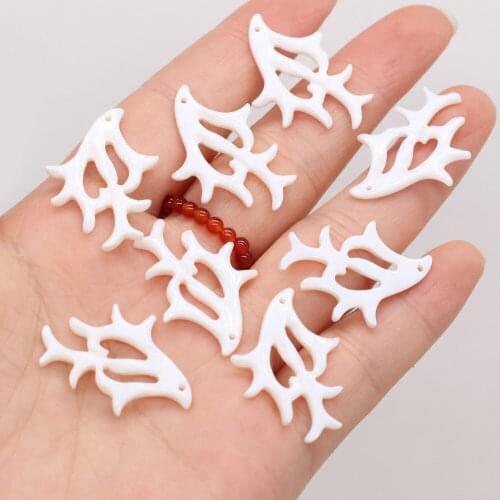 Natural White Shell Fish Pendant Bead Creative Hollow Fashion Making DIY Bracelet Necklace Earring Jewelry Accessories Beads