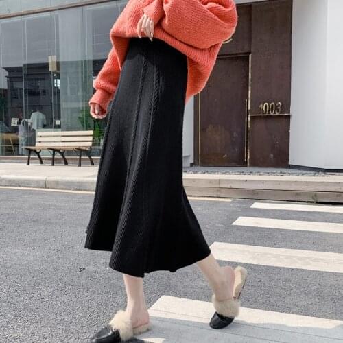 Winter Women 2020 New Vintage Elegant Long Knit Skirt Warmth Big Swing Knitted Skirt High Waist Autumn Fashion Chic Pleated Kirt