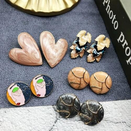 Maple Leaf Big Heart Earrings Abstract People Avatars Hollow Out Retro Elegant Banquet Jewelry