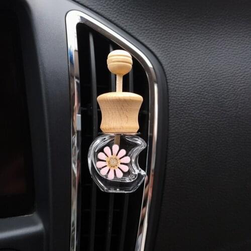 Air Freshener Ornament Perfume Bottle Pendant Essential Oils Auto Car Perfume Bottle Hanging Glass Bottle Car Accessories