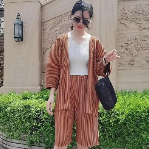 2020 Spring and Autumn Miyake life thickened cardigan versatile atmospheric leisure suit