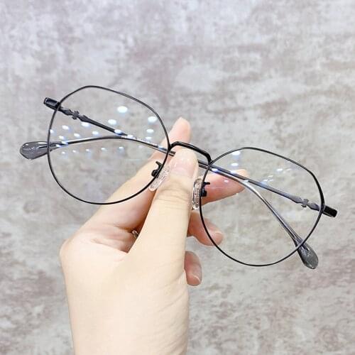 Vintage Metal Round Glasses Men Women Anti Blue Light Glasses Oversized Optical Spectacle Frame Vision Glasses Eyewear Care