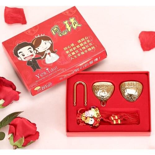 Bridegroom and bride forever knot together wedding commemorative wishing lock