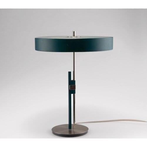 Postmodern Nordic Table Lights Simple Fashion Creative Living Room Study Bedroom Bedside Table Lamps