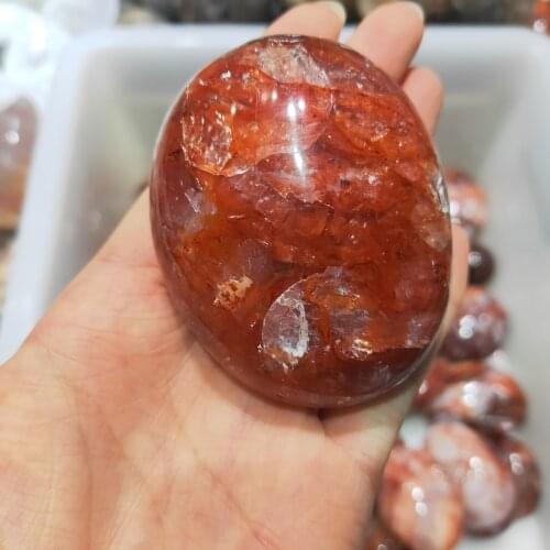 1pcs Beautiful natural crystal natural red glue flower crystal hand play rolling stones