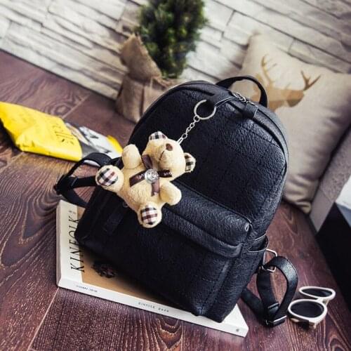 2021 New Arrivals Womens Backpacks For Female PU Leather Bear Pendant Grid Exoderm Design High Quality Stylish Drape Travel Bag