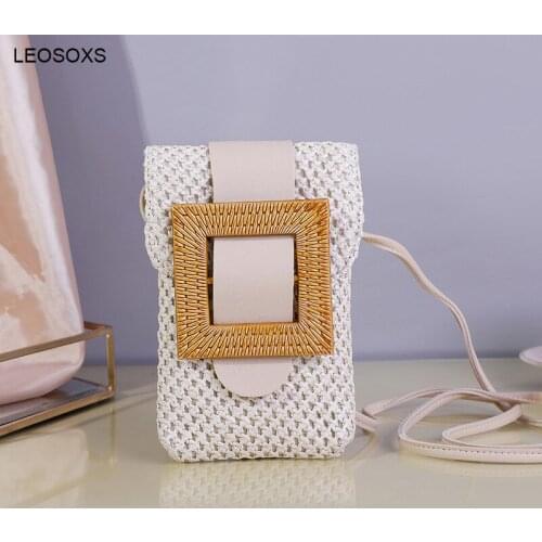 2021 New Summer Beach Straw Woven One-shoulder Mobile Phone Bag Square Wooden Buckle Diagonal Female Bag