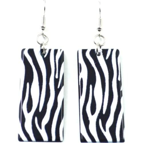 HZONGM Dangle Earrings