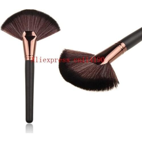 200pcs Soft Makeup large Fan Brush Foundation Blush Blusher Powder Highlighter Brush Powder Dust cleaning brushes Cosmetic tool