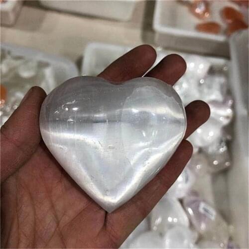 Natural quartz beautiful white selenite heart shaped crystal heart for home decoration