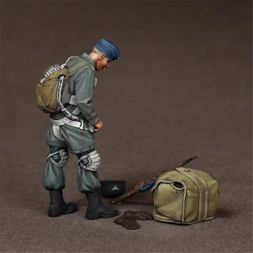 Paratroopers Ready To Take Off Resin Figure 1/35 Scale Model Kit Assembly Model Figure Resin Kit Colorless Self-Assembled Toy