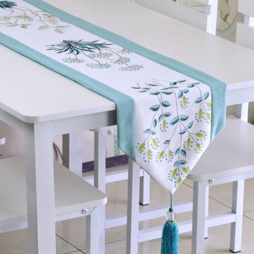 American Rural Style Dandelion Pattern Table Runner Green Plant Table Flag Cover Decoration for Dining Table Party with Tassels