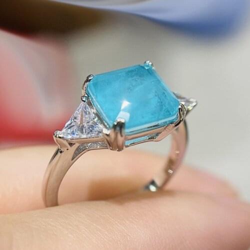 New Design Silver Inlaid Triangular Zircon Blue Green Crystal Ring Womens Anniversary Proposal Banquet Jewelry
