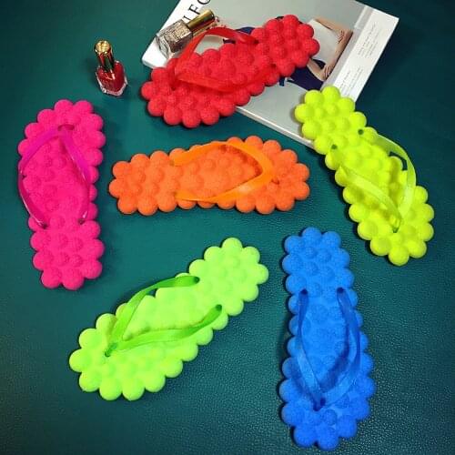 New Fashion Personality Flat Flip-flops Comfortable Foot Massage Slipper Casual Beach Bathroom Shoes