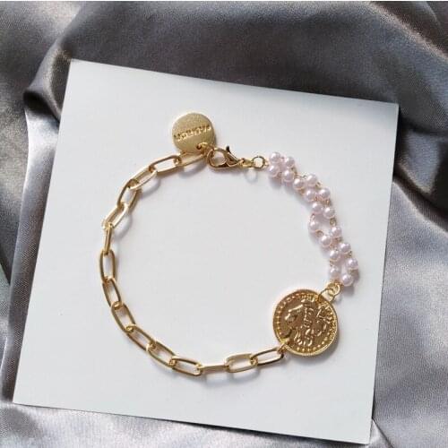 Creative Asymmetric Human Head Gold Bracelet For Women Fashion Simple Design Pearl Bracelet Party Fine Jewelry Gift Accessories