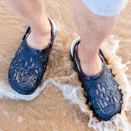 Summer Beach Men Slippers EVA Water Shoes Mens Non Slip Antiwear Wading Shoes Home Slippers Classic Men Sandals Schoenen Mannen