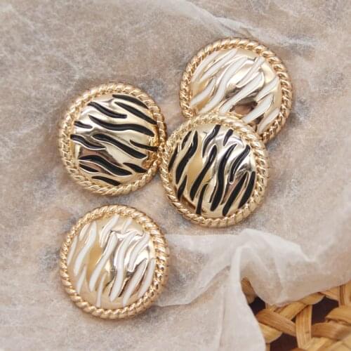 HENGC Vintage Round Streak Golden Metal Decorative Buttons For Clothing Sweater Jacket Sewing Women Coat Accessories Wholesale
