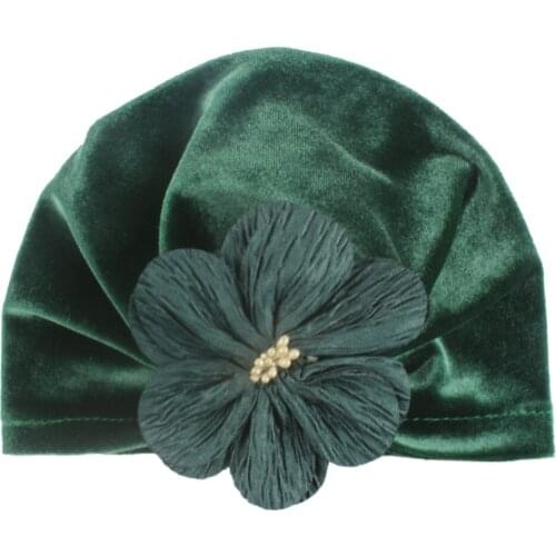 On Sale 1Pcs Baby Hat Soft Velvet Newborn Cap Bonnet Enfants Baby Photography Props Lovely Girl Flower Beanie Caps