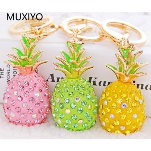 Color Crystal Zircon Pineapple Car Keychain Women Shining Fruit Key Chain Gold Chains Circle Key Ring Fashion Fine Jewelry Gift