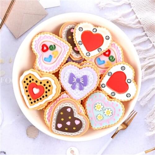 Julie Wang 10PCS Resin Heart Biscuit Charms Random Mix Flat Back Cream Cake Artificial Food Jewelry Making Accessory Home Decor