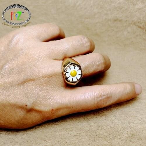 F.J4Z Hot Finger Rings for Women Vintage Brand Gold Alloy Enamel Flower Top Ring Lady Party Jewelry Accessories Dropship