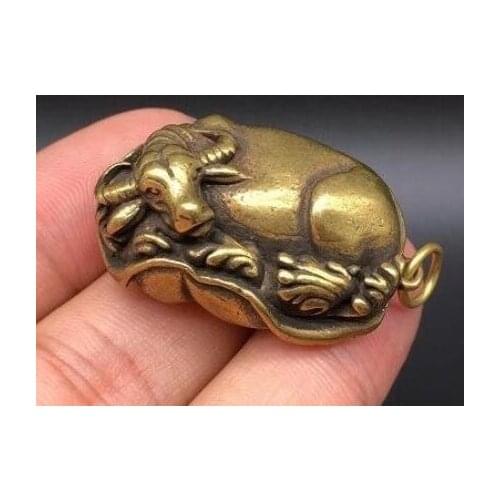 Solid Brass Zodiac Ox Bronze Calf Pendant Pure Copper Buffalo Lotus Leaf Key Ring Pendant Animal Statue Fengshui Gift