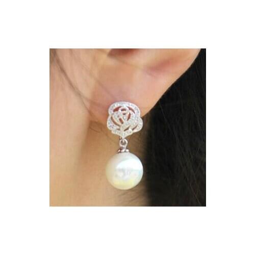 Classic Wedding Earrings Elegant Hollow Rose Simulated Pearl Earrings No Pierced Rhinestone Flower Ear Drop Ear Clip On Earrings