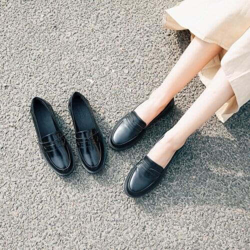 Japanese college style girls black oxfords patent leather&matte slip on loafers 2020 latest cut out creepers student shoes women